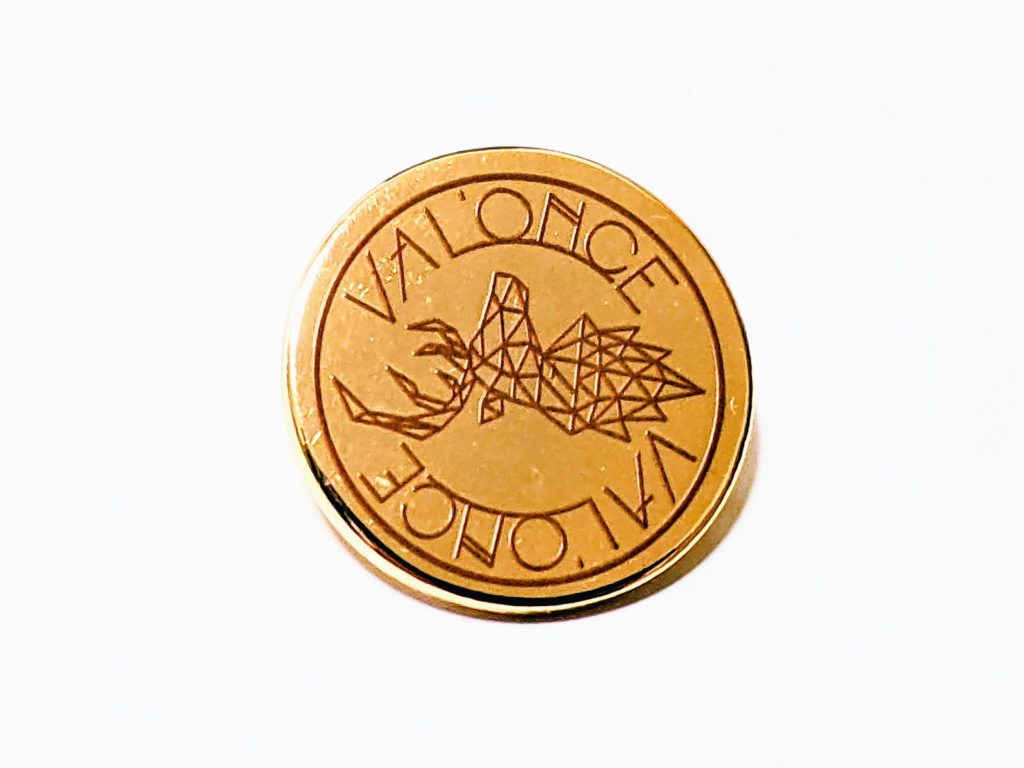 洋菓子店様のロゴマークを制服用ボタンへレーザー刻印　2024年3月29日