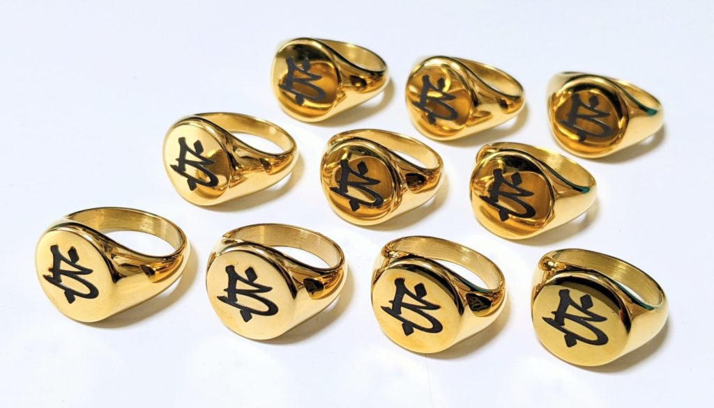 ブランドロゴをレーザー彫刻した印台リングのご製作　2025年8月8日