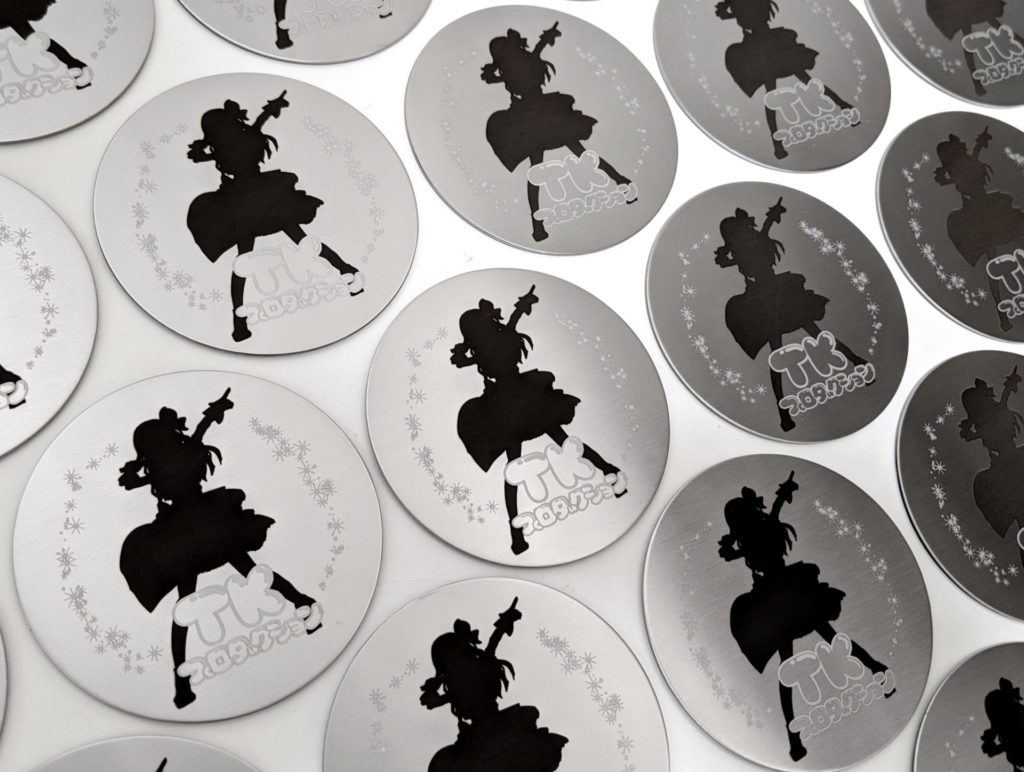 お店様ロゴを2色にレーザー刻印したステンレス製コースターのご製作　2025年12月17日