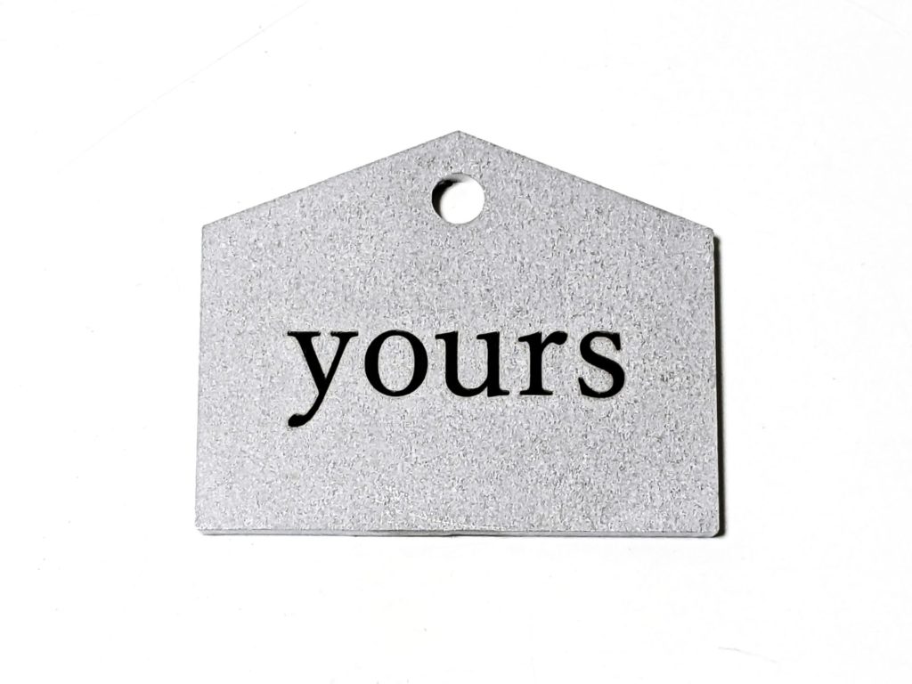 メッセージをレーザー彫刻した ステンレス製キーホルダータグのご製作 2026年1月10日