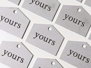 メッセージをレーザー彫刻した ステンレス製キーホルダータグのご製作 2026年1月10日