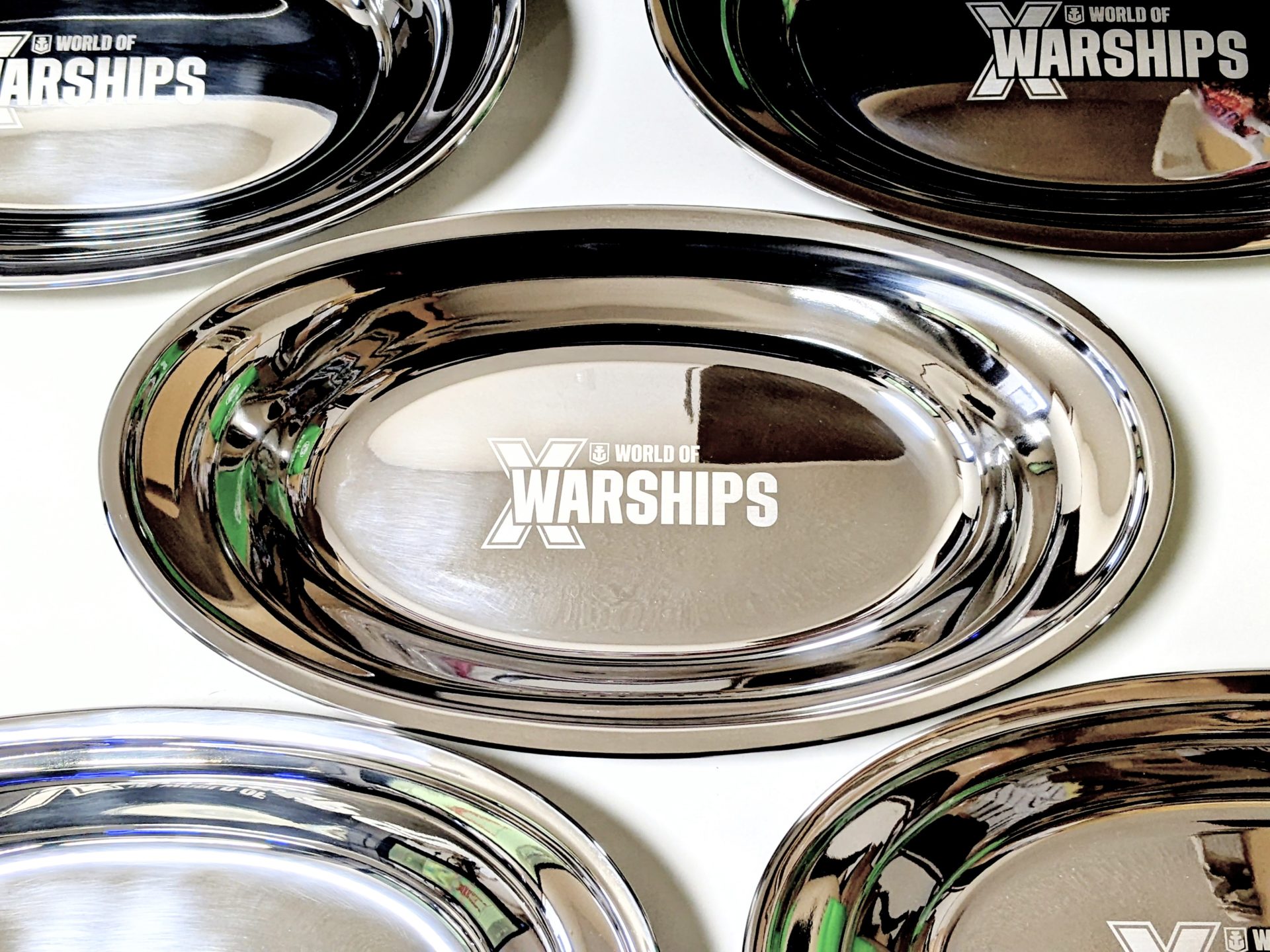 海上自衛隊仕様のカレー皿へ ブランドロゴをレーザー彫刻したノベルティーのご製作　2026年2月9日